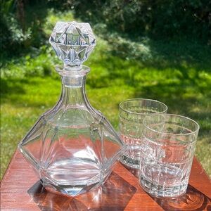 Faceted Diamond Stopper Clear Crystal Whiskey Liquor Decanter Bottle + 2 Glasses